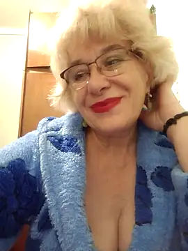 Snapshot of 52MiaLove02 chatting on 10.14.25 52MiaLove02 online show from 10.14.25