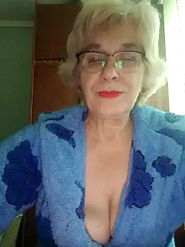 Snapshot of 52MiaLove02 chatting on 10.19.25 52MiaLove02 online show from 10.19.25