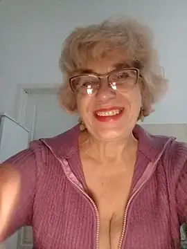 Snapshot of 52MiaLove02 chatting on 10.23.25 52MiaLove02 online show from 10.23.25