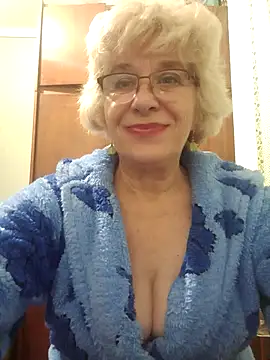 Snapshot of 52MiaLove02 chatting on 10.24.25 52MiaLove02 online show from 10.24.25