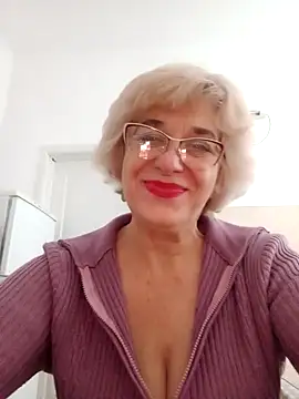 Snapshot of 52MiaLove02 chatting on 10.27.25 52MiaLove02 online show from 10.27.25