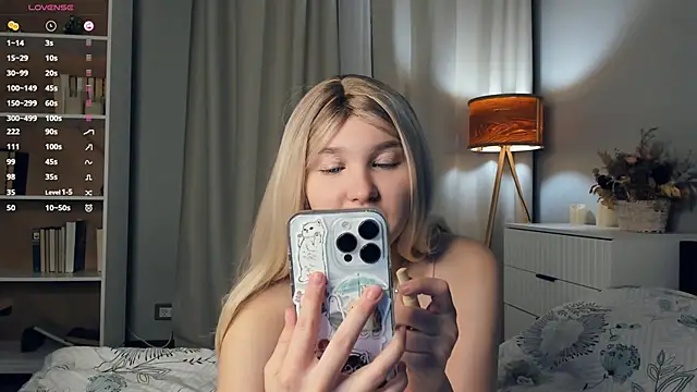 ErinBissonnette online show from 10.26.25