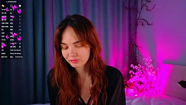 LisaDrake online show from 10.13.25