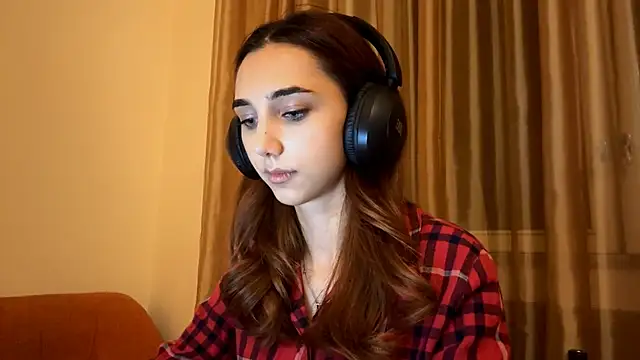 LinaMour online show from 09.17.25