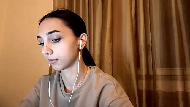 LinaMour online show from 10.12.25