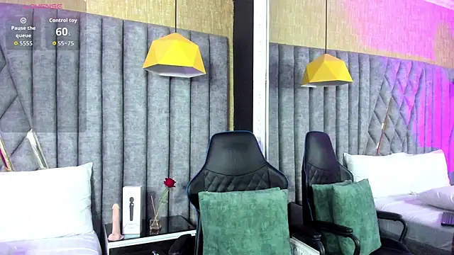 SkylerBloomm online show from 02.18.26