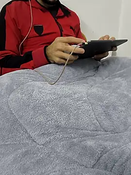 yazinyazin1 online show from 11.17.25