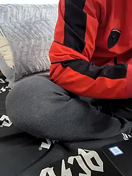 yazinyazin1 online show from 11.29.25