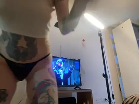 Snapshot of obsesiondarketa chatting on 10.20.25 obsesiondarketa online show from 10.20.25