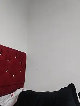 Eva Clark01 online show from 11.30.25