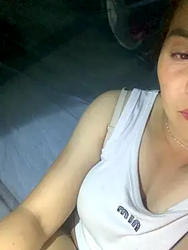 Snapshot of tuyetnhi-00 chatting on 09.10.25 tuyetnhi-00 online show from 09.10.25