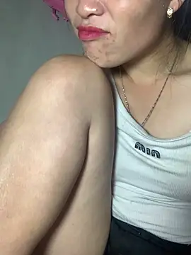 Snapshot of tuyetnhi-00 chatting on 10.08.25 tuyetnhi-00 online show from 10.08.25