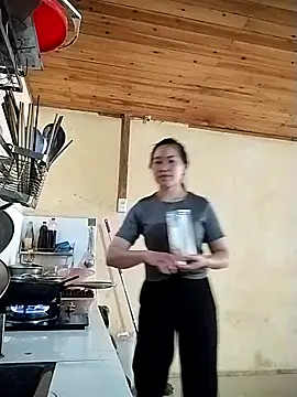 Snapshot of tuyetnhi-00 chatting on 10.12.25 tuyetnhi-00 online show from 10.12.25