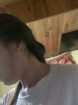 Snapshot of tuyetnhi-00 chatting on 10.14.25 tuyetnhi-00 online show from 10.14.25