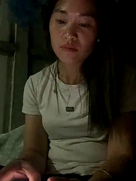 Snapshot of tuyetnhi-00 chatting on 10.24.25 tuyetnhi-00 online show from 10.24.25