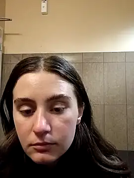 Snapshot of freakylittlebitch69 chatting on 09.21.25 freakylittlebitch69 online show from 09.21.25