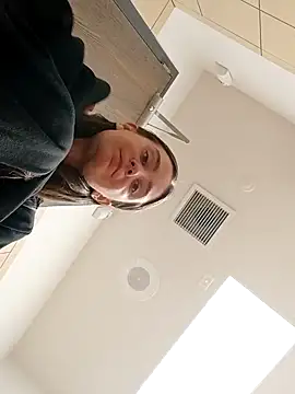 Snapshot of freakylittlebitch69 chatting on 09.22.25 freakylittlebitch69 online show from 09.22.25