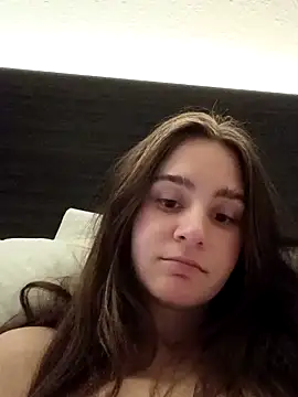 Snapshot of freakylittlebitch69 chatting on 09.27.25 freakylittlebitch69 online show from 09.27.25