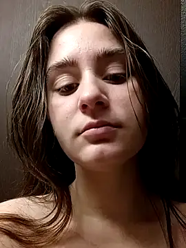 Snapshot of freakylittlebitch69 chatting on 10.08.25 freakylittlebitch69 online show from 10.08.25