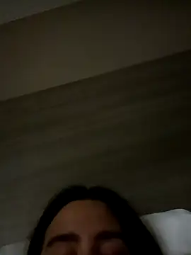 Snapshot of freakylittlebitch69 chatting on 10.21.25 freakylittlebitch69 online show from 10.21.25