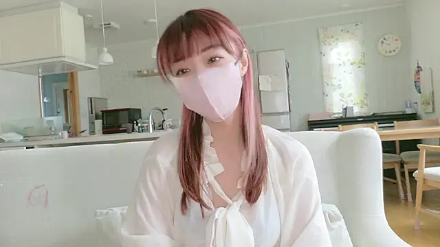 Snapshot of SUZU_1201 chatting on 04.23.26 SUZU 1201 online show from 04.23.26
