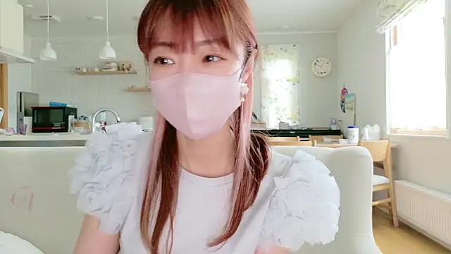 Snapshot of SUZU_1201 chatting on 05.13.26 SUZU 1201 online show from 05.13.26