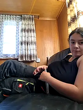 YoungLiisaxx online show from 10.30.25