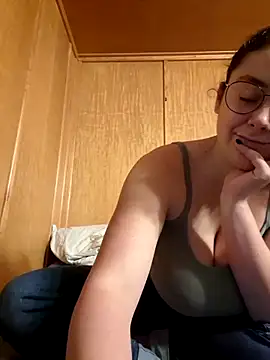 YoungLiisaxx online show from 11.17.25