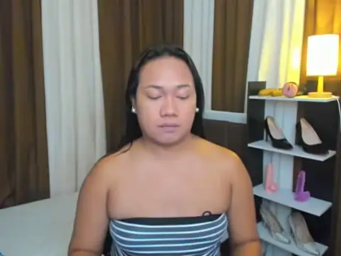 TsUncutKaren online show from 09.25.25