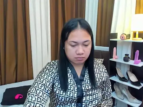 TsUncutKaren online show from 10.12.25