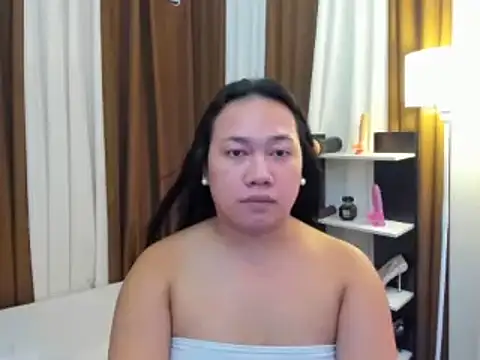 TsUncutKaren online show from 11.20.25