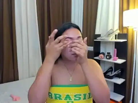 TsUncutKaren online show from 12.19.25