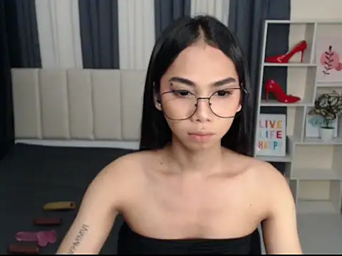 PetiteAsianYuki online show from 10.26.25