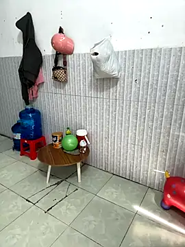 Snapshot of Tiffany-yy chatting on 10.13.25 Tiffany-yy online show from 10.13.25