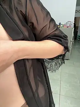 Snapshot of Tiffany-yy chatting on 11.07.25 Tiffany-yy online show from 11.07.25