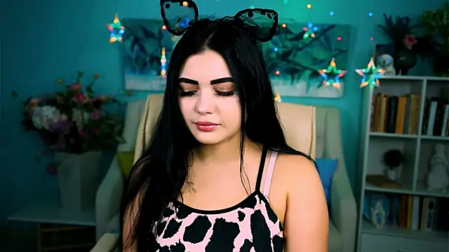 Snapshot of NaomiWilsons chatting on 10.02.25 NaomiWilsons online show from 10.02.25