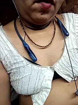 Snapshot of Priya_tyagi chatting on 09.12.25 Priya tyagi online show from 09.12.25