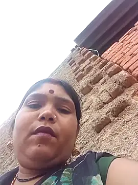 Snapshot of Priya_tyagi chatting on 10.08.25 Priya tyagi online show from 10.08.25