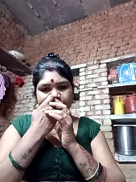 Snapshot of Priya_tyagi chatting on 10.12.25 Priya tyagi online show from 10.12.25