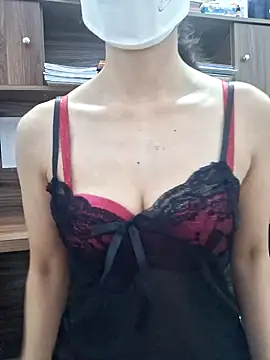 LazdyLy online show from 10.15.25