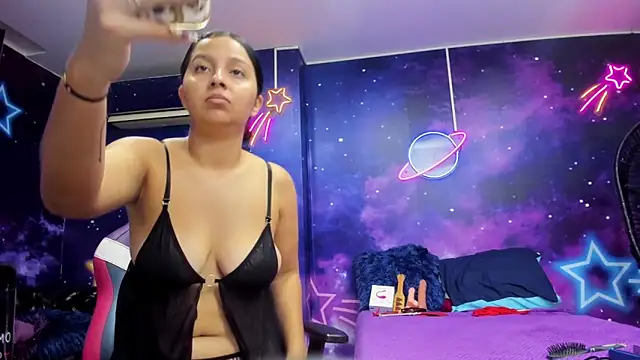 Thalia Cortea online show from 10.23.25