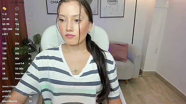 nylaa rose online show from 10.23.25