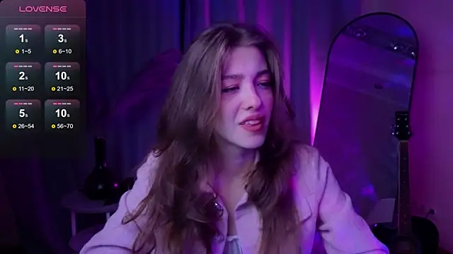 Snapshot of AstraMist chatting on 09.28.25 AstraMist online show from 09.28.25