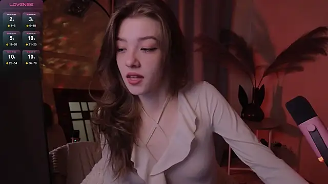 Snapshot of AstraMist chatting on 10.15.25 AstraMist online show from 10.15.25