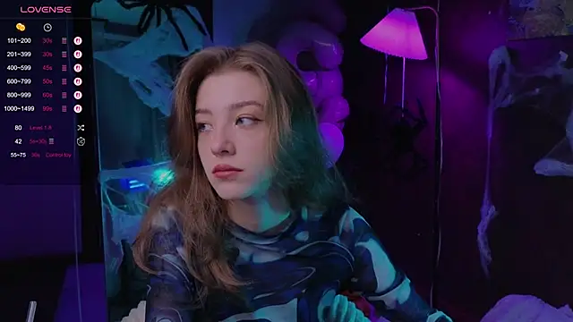 Snapshot of AstraMist chatting on 10.27.25 AstraMist online show from 10.27.25