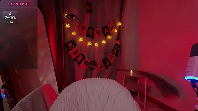 Snapshot of AstraMist chatting on 10.29.25 AstraMist online show from 10.29.25