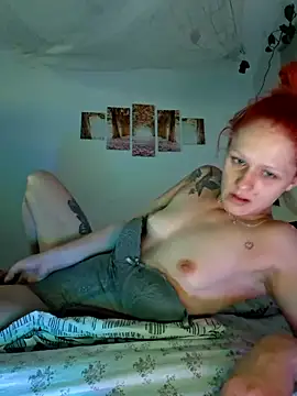 Snapshot of Redhairbiitch chatting on 09.10.25 Redhairbiitch online show from 09.10.25