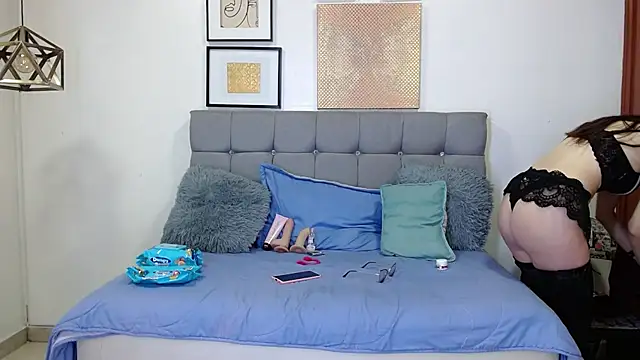  naomi s online show from 04.09.26