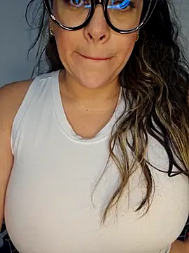 Snapshot of Nicoleefaith_ chatting on 09.25.25 Nicoleefaith online show from 09.25.25