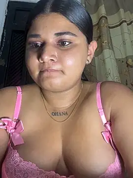 Snapshot of nathaly_loves chatting on 09.10.25 nathaly loves online show from 09.10.25